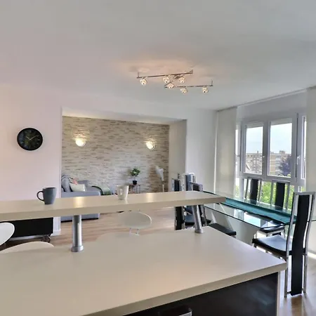 Apartamento Le Factory - Ideal Pro/famille*wifi*parking Prive